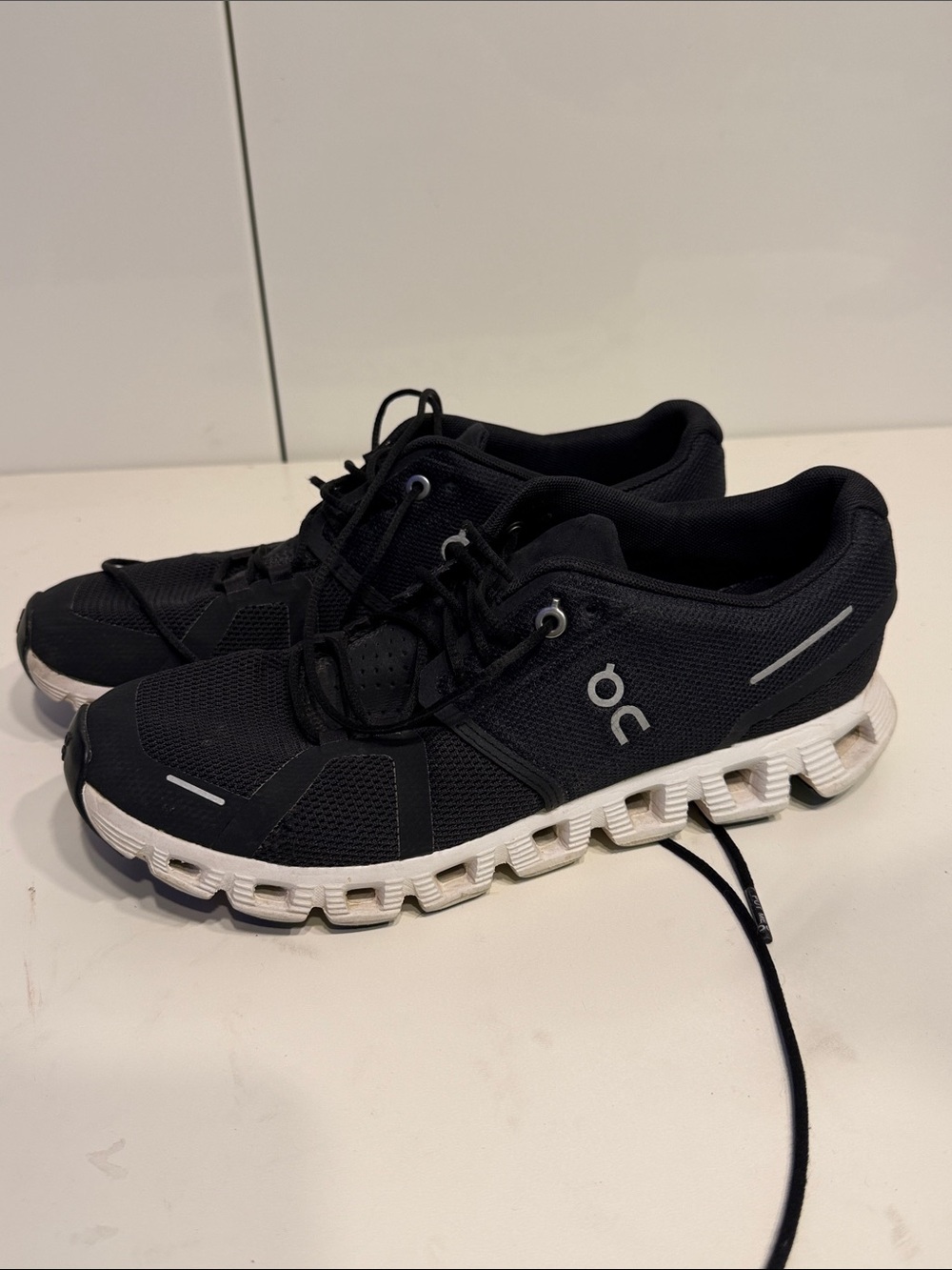 Used on cloud athletic shoes women’s 8.5